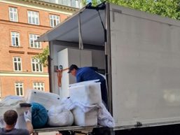 Møbler fra Brøchner skal gøre gavn i Ukraine